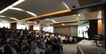 El alcalde inaugura la primera edición de ‘WhatsApp Day Elche’