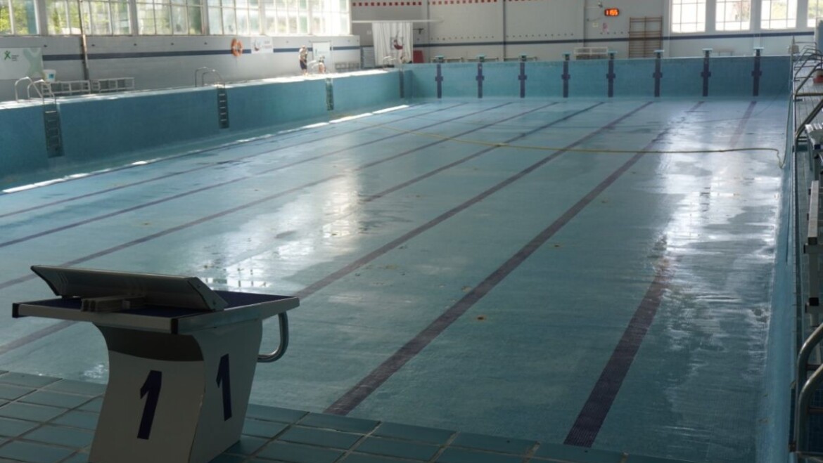 Esports treballa ‘contrarellotge’ en actuacions de millora perquè la piscina coberta del pavelló Esperanza Lag estiga llesta al setembre