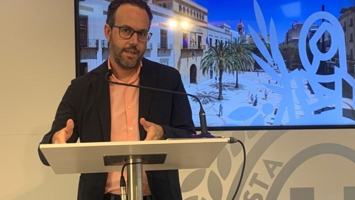 El Ayuntamiento y la Secretaría Autonómica de Turismo trabajarán conjuntamente para luchar contra los pisos turísticos ilegales en el municipio