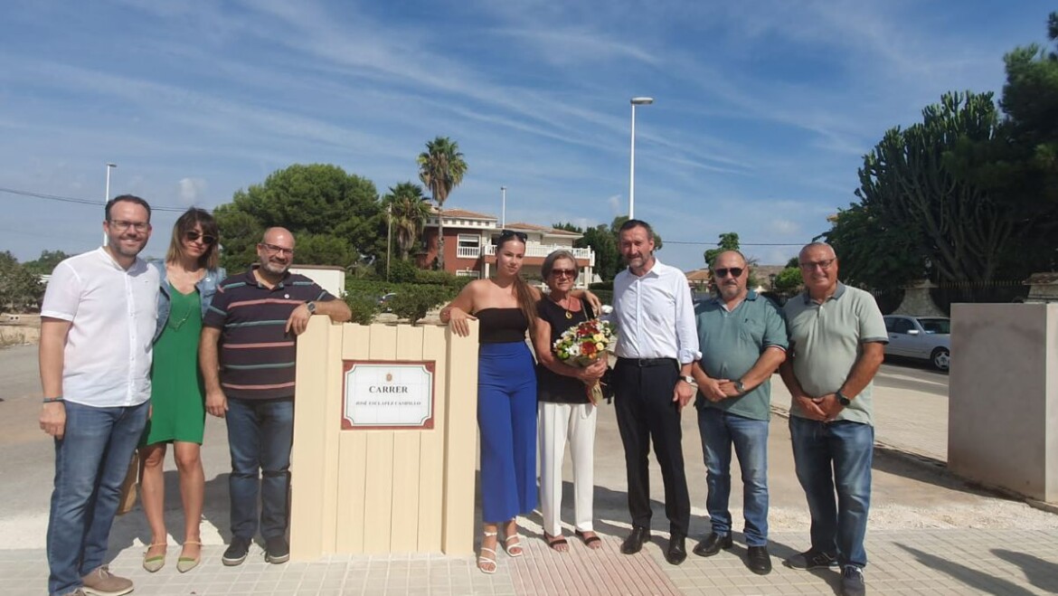 José Esclapez Campillo ya tiene su calle en Torrellano tras un emotivo homenaje