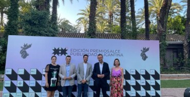 El Ayuntamiento recibe el galardón al Anunciante del Año en los XX Premios Alce, celebrados anoche en el hotel Huerto del Cura