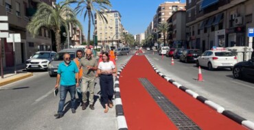 Movilidad completa el primer tramo del carril bici del anillo interior en Pere Joan Perpinyà