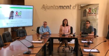 Cultura i l’Associació de Guitarristes Música Oberta firmen un conveni de col·laboració de 6.000 euros per a l’organització del Festival de Guitarra “Ciutat d’Elx”