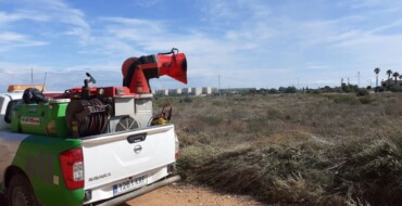 La Concejalía de Sanidad intensifica la fumigación contra los mosquitos en Torrellano y l’Altet