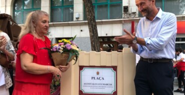 Inaugurada la plaza en recuerdo de Agustí Agulló i Marcos, activista sociocultural, defensor de la lengua y la cultura valenciana en Elx