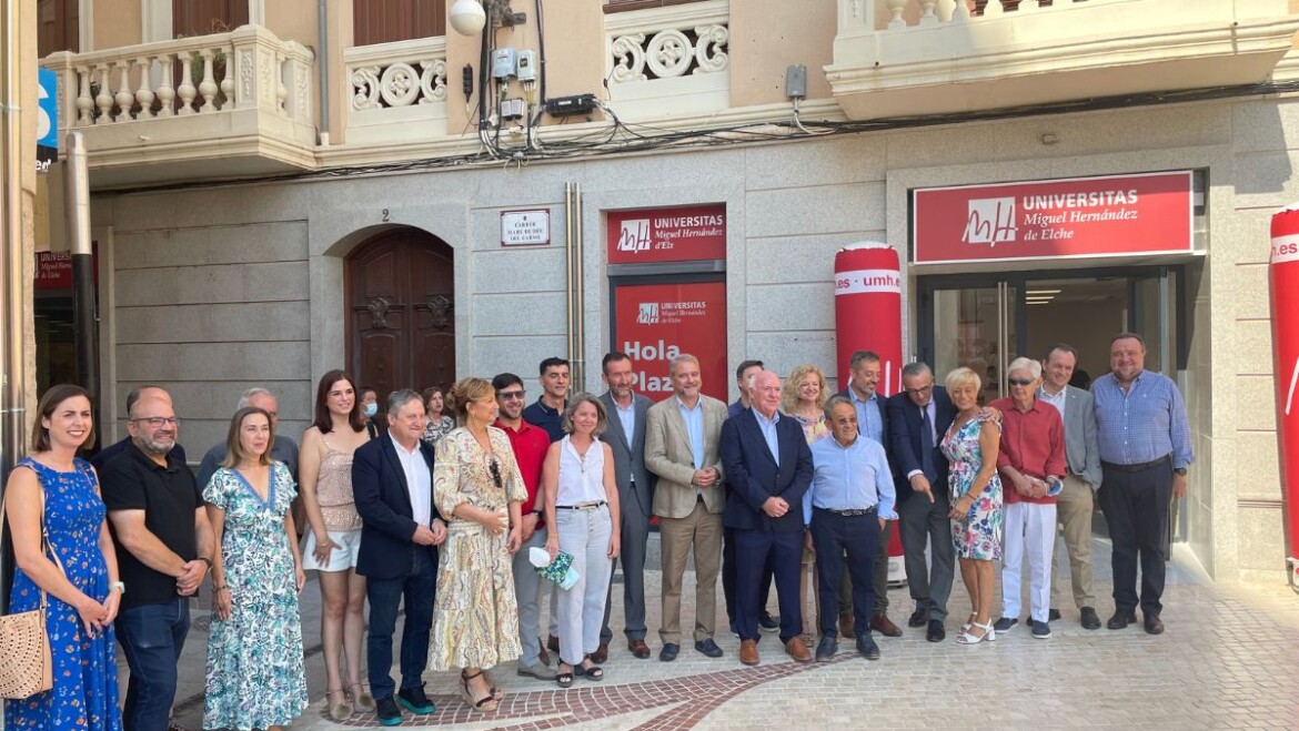 L’alcalde diu que la nova seu de la UMHE a la Plaça de Baix suposa un pas més en la revitalització del centre després de la seua conversió en zona de vianants