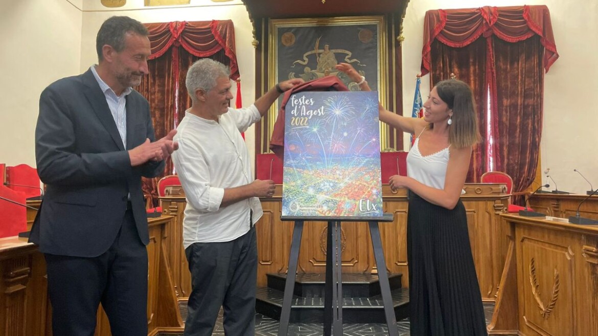 El cartell de Vicente Javier Poveda anuncia les Festes d’Agost amb la imatge de la Nit de l’Albà com a protagonista des de les altures
