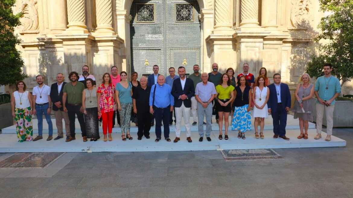 Els nous membres de la Junta Rectora del Patronat del Misteri prenen possessió dels seus càrrecs