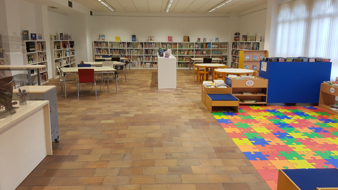 La Red de Bibliotecas prolonga la exposición ¡Arriba el telón! hasta el 30 de junio de 2024