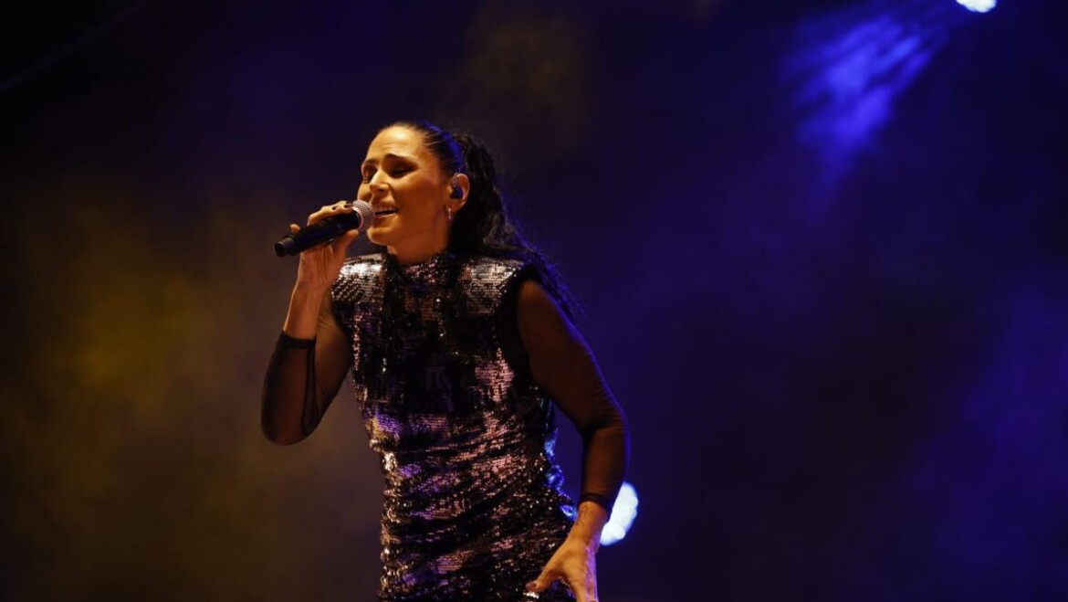 El exitoso concierto de Rosa López da paso al 70’s Festival para cerrar la programación del Hort de Baix