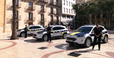 El Ayuntamiento suma 11 nuevos vehículos híbridos a la flota de la Policía Local