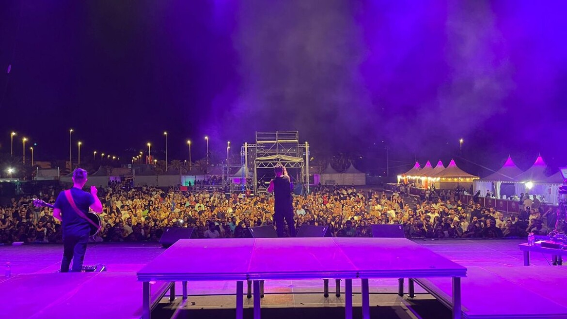 Els concerts de Melendi, SCR Festival, Loquillo i OBK omplin amb més de 25.000 persones els primers dies de la barraca municipal al pàrquing de la UMH