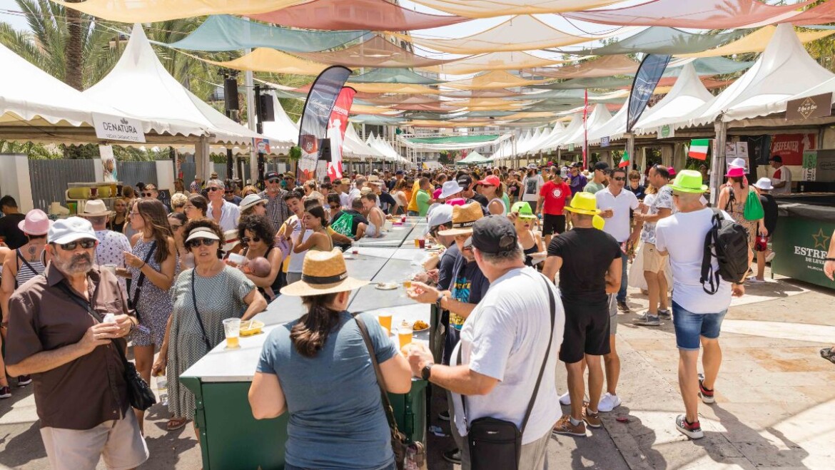 El Racó Gastronómico abre sus puertas en el Paseo de la Estación con la participación de una veintena de establecimientos y restaurantes del Camp d’Elx y la ciudad