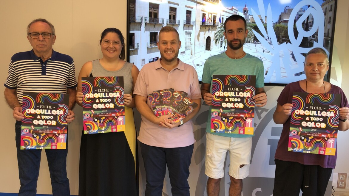 La cantautora María Peláe actuará en el colorido Orgullo LGTBI de Elche, que se extenderá por primera vez durante todo un fin de semana