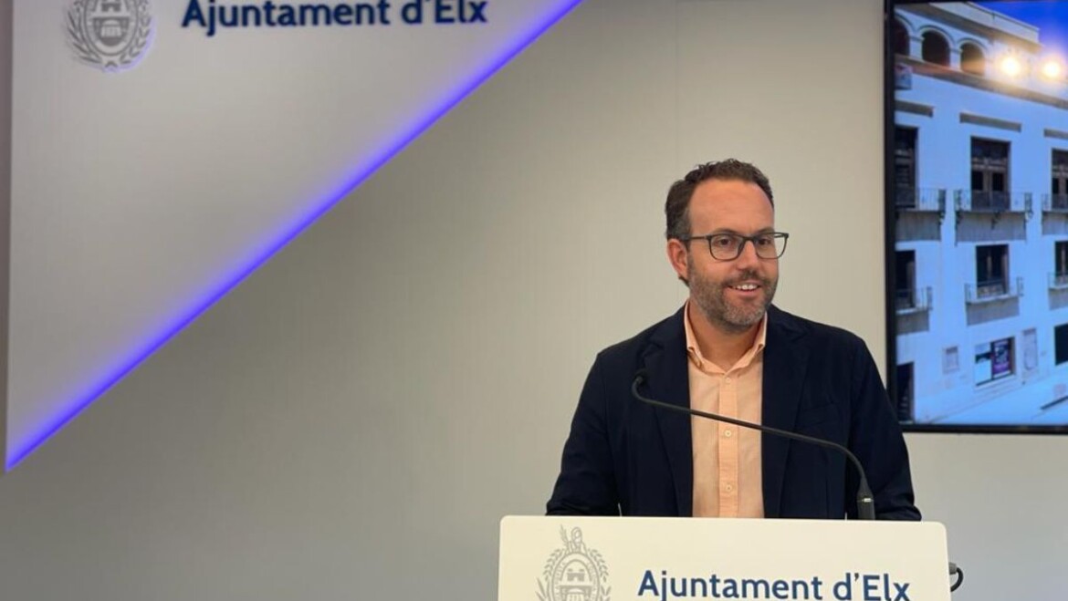 El Ayuntamiento invierte más de 1,2 millones de euros en modernizar la Ronda Norte, la señalización de los aparcamientos y las paradas de autobús