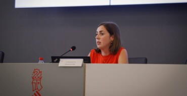 La edil de Medio Ambiente explica en un foro en València cómo el Clot de Galvany usa aguas regeneradas para su conservación