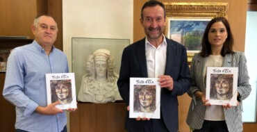 La revista Festa d’Elx cumple ocho décadas de historia con la Dama como protagonista en el año del 125 aniversario de su hallazgo