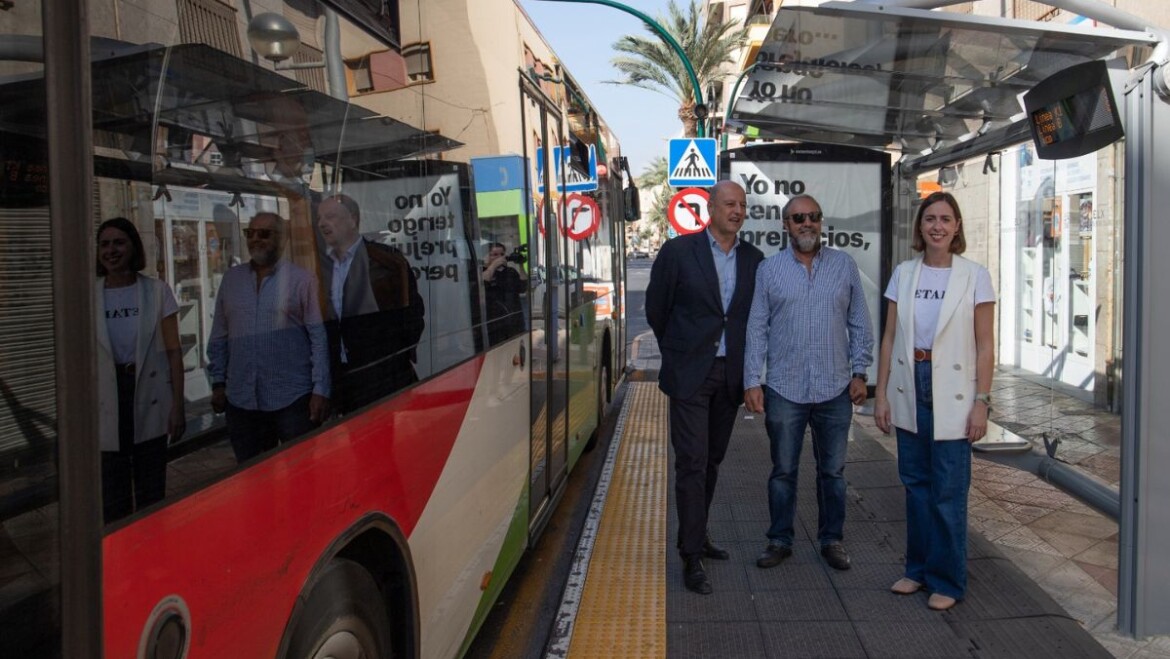 Mobilitat millora l’accessibilitat de les parades d’autobusos a Pere Joan Perpinyà per a augmentar la velocitat de les línies i reduir emissions contaminants