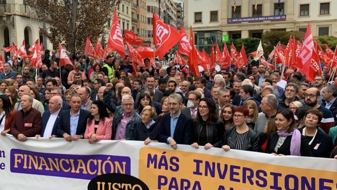 El Equipo de Gobierno apoya las reivindicaciones por una financiación justa de la Comunidad Valenciana durante la concentración en Alicante