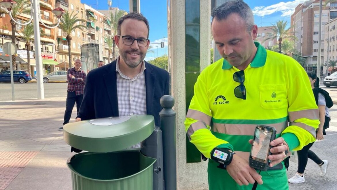 Limpieza incrementa el número de papeleras en barrios y pedanías y digitaliza su gestión para lograr mayor eficiencia