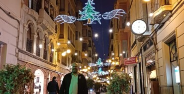 L’encesa de les llums a les vies comercials posa inici a la campanya de Nadal