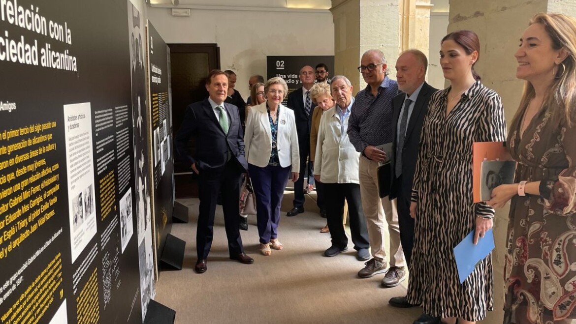 El centro cultural Las Clarisas acoge una exposición sobre la figura del economista y humanista Germán Bernácer