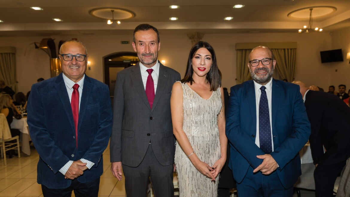 El alcalde destaca el papel de la UFECE en la conservación de la cultura y las tradiciones del Camp d’Elx en la gala de su 30 aniversario