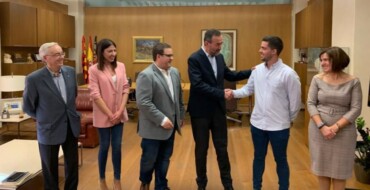 El alcalde recibe a Iván Pomares, el nuevo Cantó, y a los responsables de la Venida de la Virgen