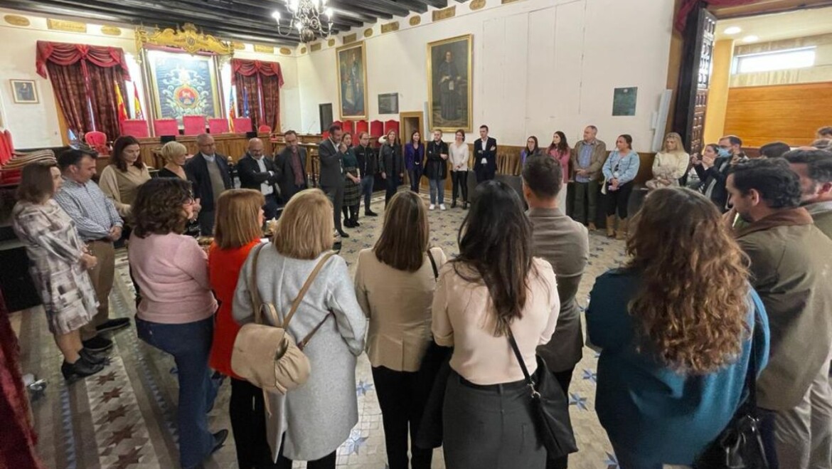 El alcalde desea la paz en Ucrania durante el tradicional brindis navideño de la Corporación Municipal con los periodistas locales