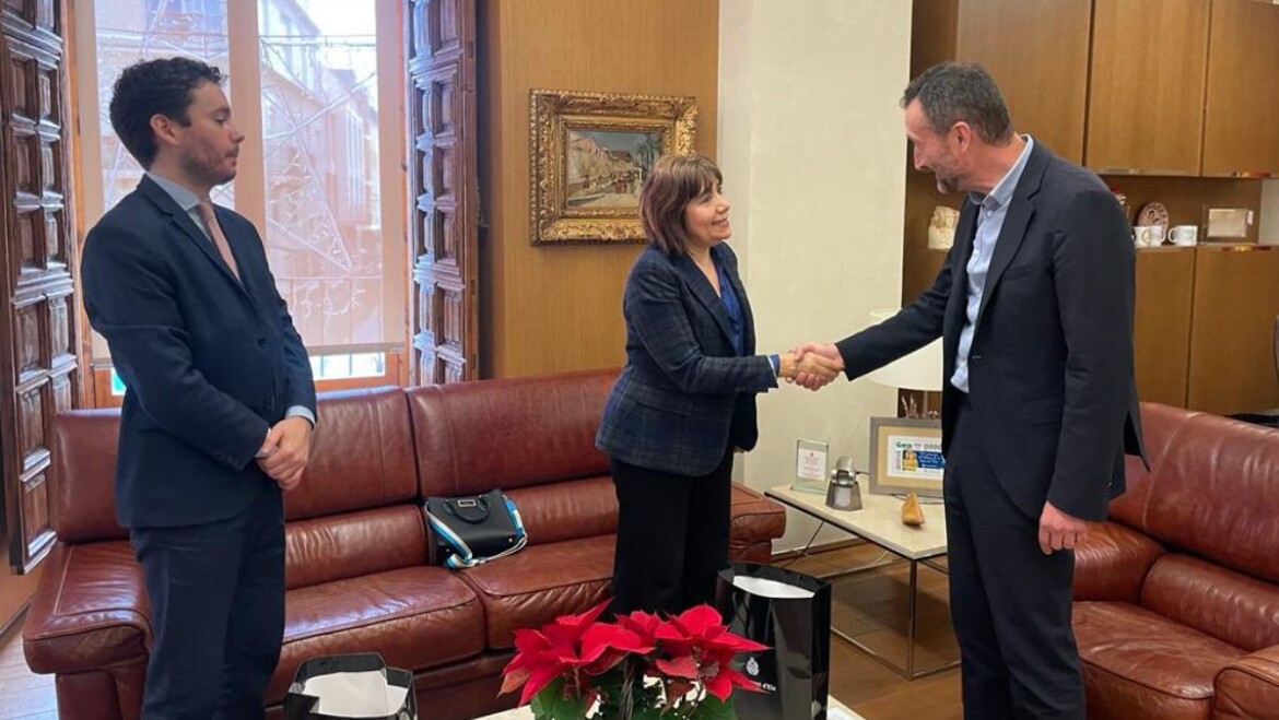 L’Ajuntament d’Elx i el Consolat de l’Argentina inicien una etapa de treball