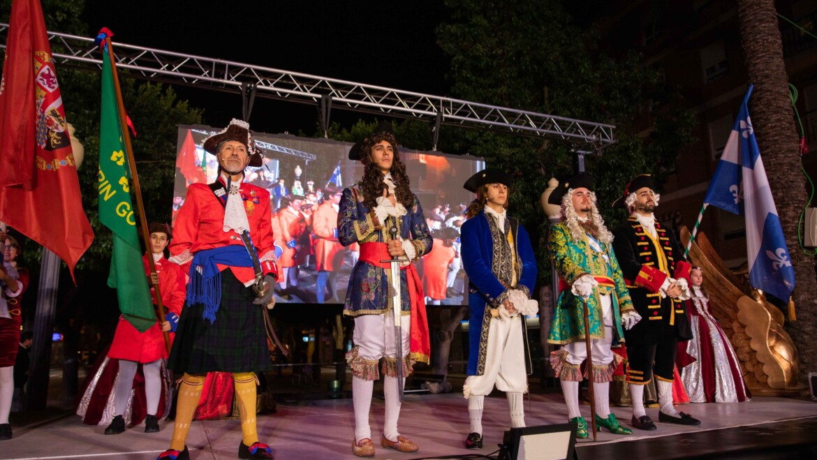 Gran èxit de públic a la representació del Girajaquetes a Torrellano