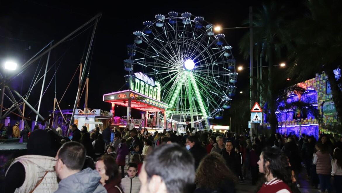 La Feria y el Mercado Navideño del Paseo de la Estación abren sus puertas hasta el 8 de enero con 15 de atracciones y una veintena de puesto