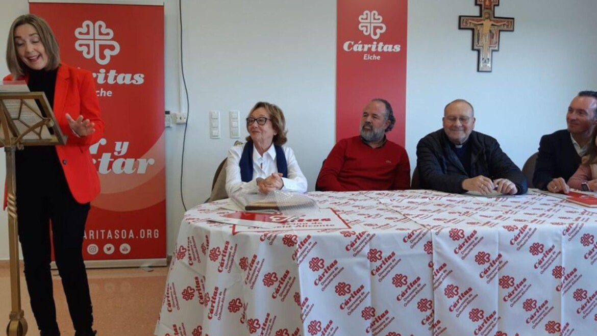 El Ayuntamiento de Elche se compromete a seguir colaborando con Cáritas para ayudar a las personas más vulnerables del municipio