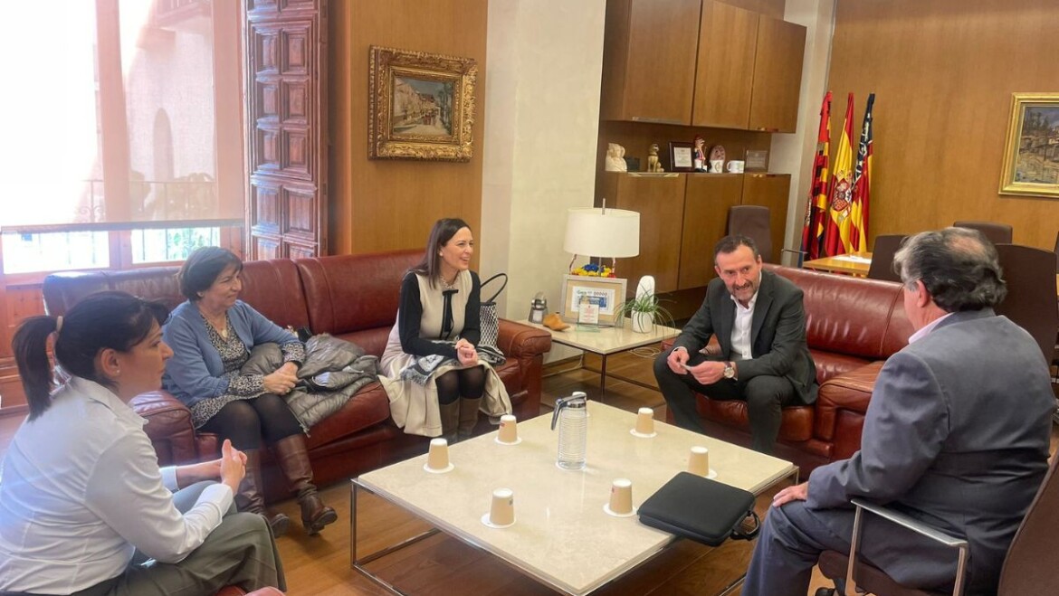 El Ayuntamiento y la Asociación Nacional de Enfermería Hematológica colaboran para que Elche acoja su XXVII Congreso sobre esta especialidad