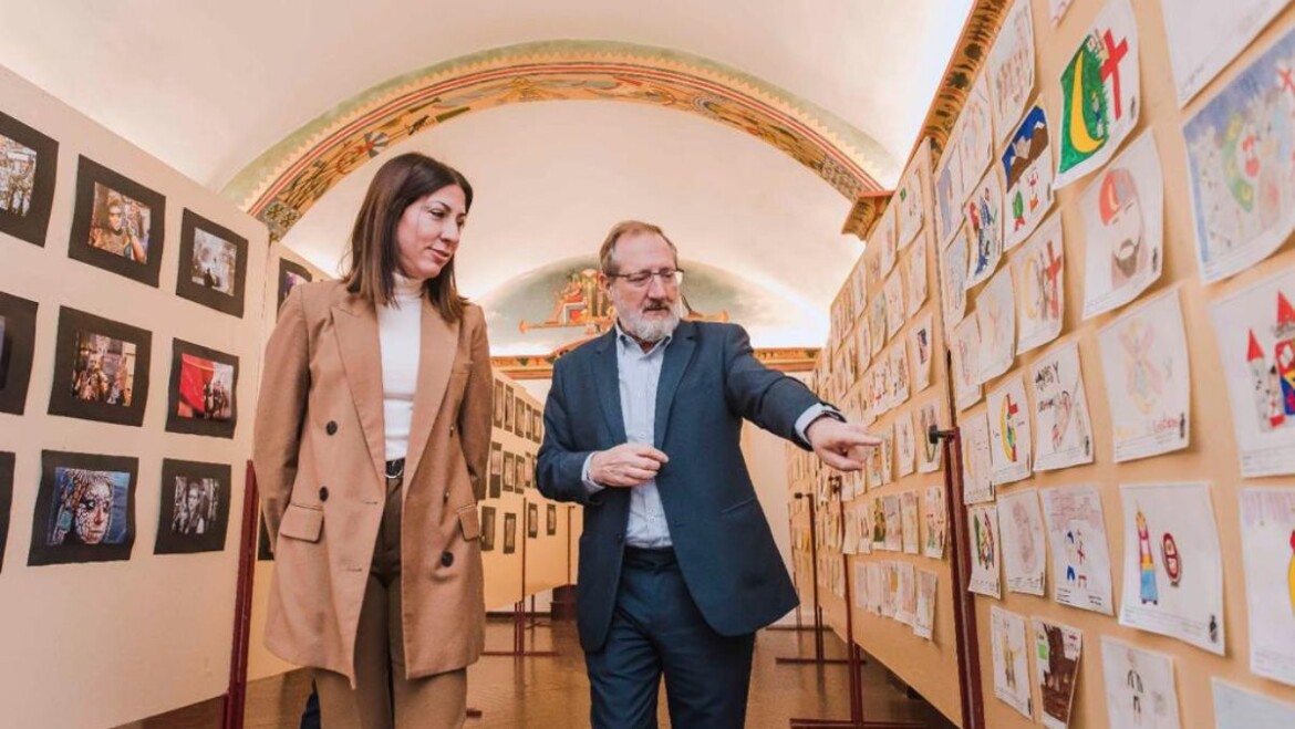 La Calaforra acull una exposició de fotografia i una altra de dibuix infantil de Moros i Cristians