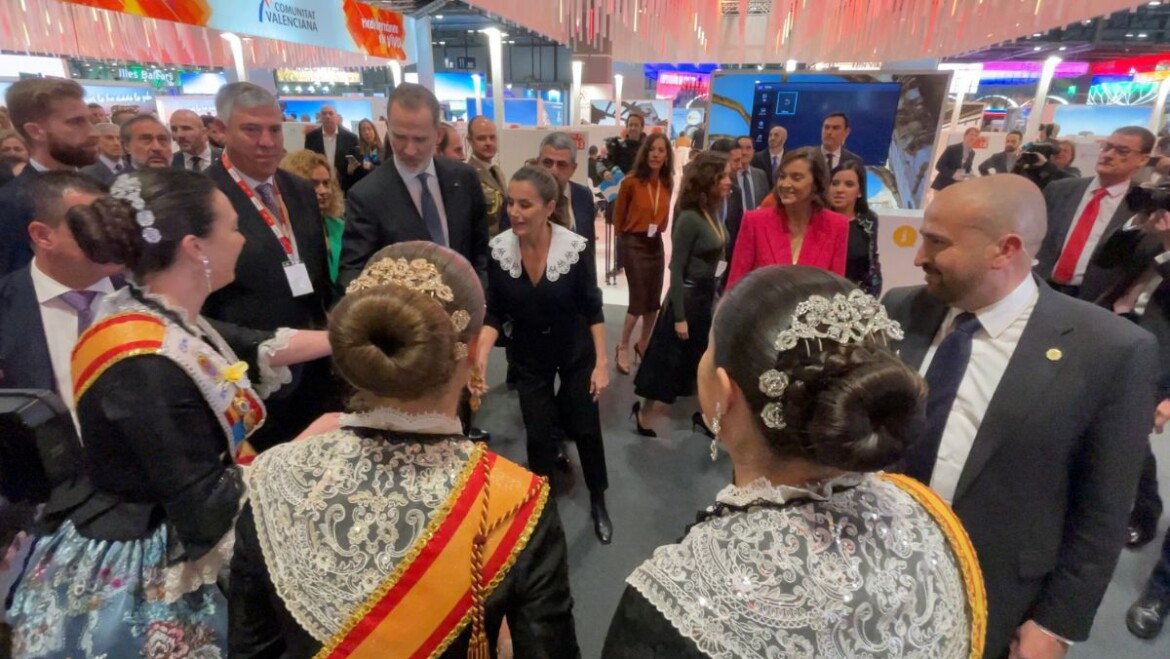 Elche estrena marca propia en Fitur con la presencia de los Reyes de España el día de la inauguración de la Feria de Turismo en Madrid
