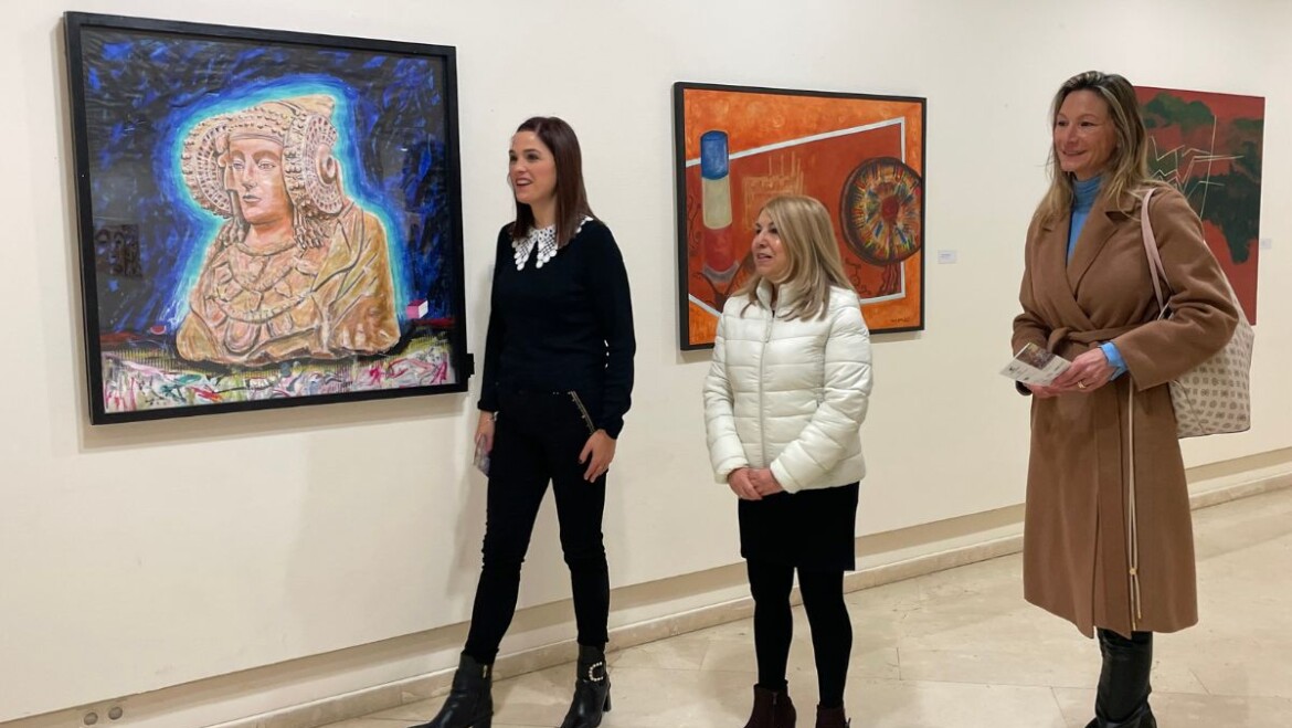La Sala Fundación Mediterráneo acull l’exposició ‘L’Alcúdia: un món d’històries’, un homenatge a la Dama d’Elx i a Rafael Ramos Fernández