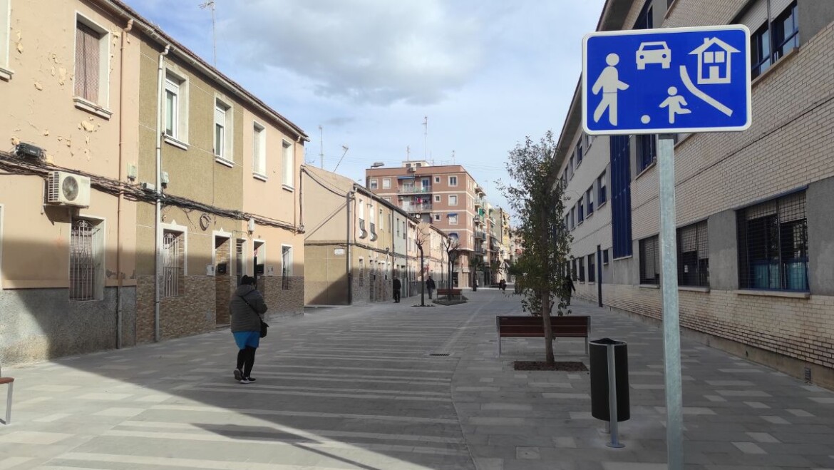 Concluye la remodelación de Olegario Domarco Seller con una inversión cercana al medio millón de euros para convertirla en una calle peatonal