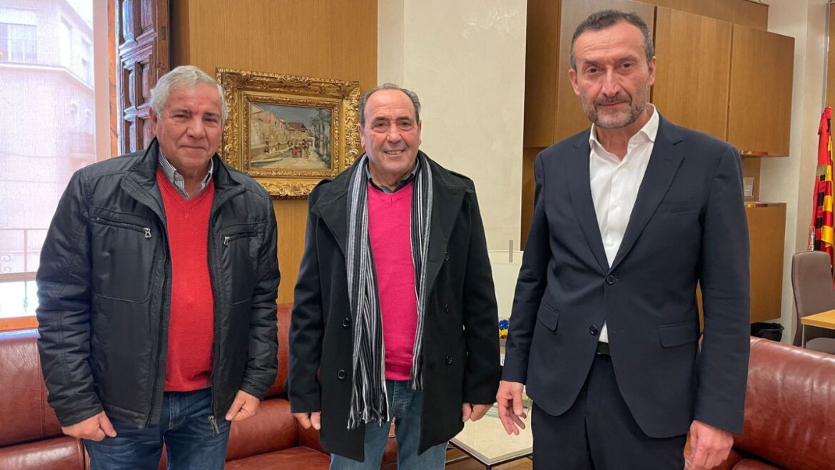 L’alcalde felicita el nou president de la Casa d’Andalusia i reafirma el compromís municipal amb la comunitat andalusa d’Elx