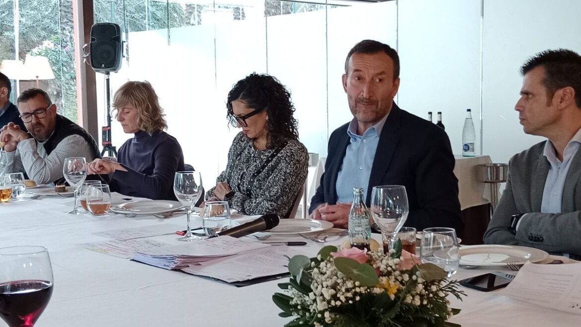 El alcalde anuncia que a final de mes se iniciará el proceso para transformar el antiguo Mercado Central en un centro gastronómico y de ocio