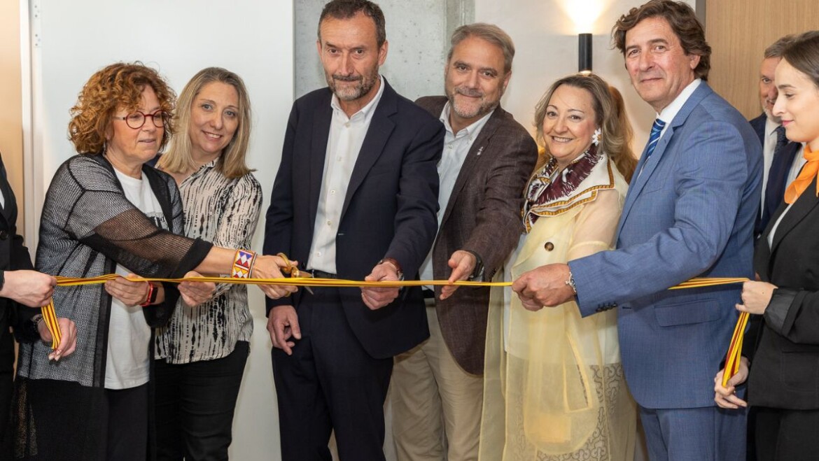 Carlos González y Josefina Bueno inauguran las oficinas del Centro de Envejecimiento y destacan que la institución “liderará la investigación internacional” en esta materia