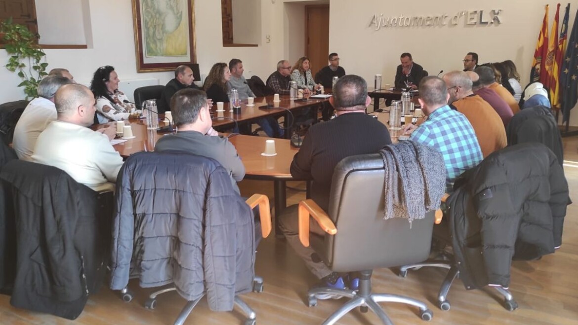 El alcalde recibe al nuevo comité de empresa de la UTE Urbaser-FCC