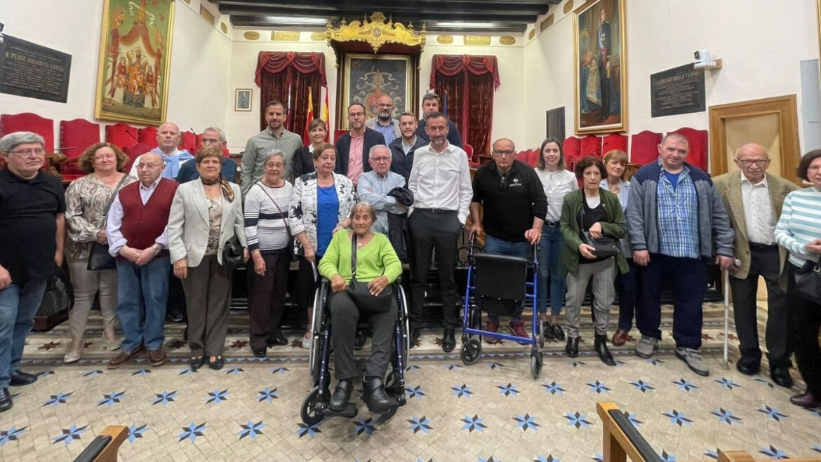 El Ayuntamiento y la Asociación de Parkinson organizan mesas informativas en la ciudad para romper estereotipos sobre la enfermedad