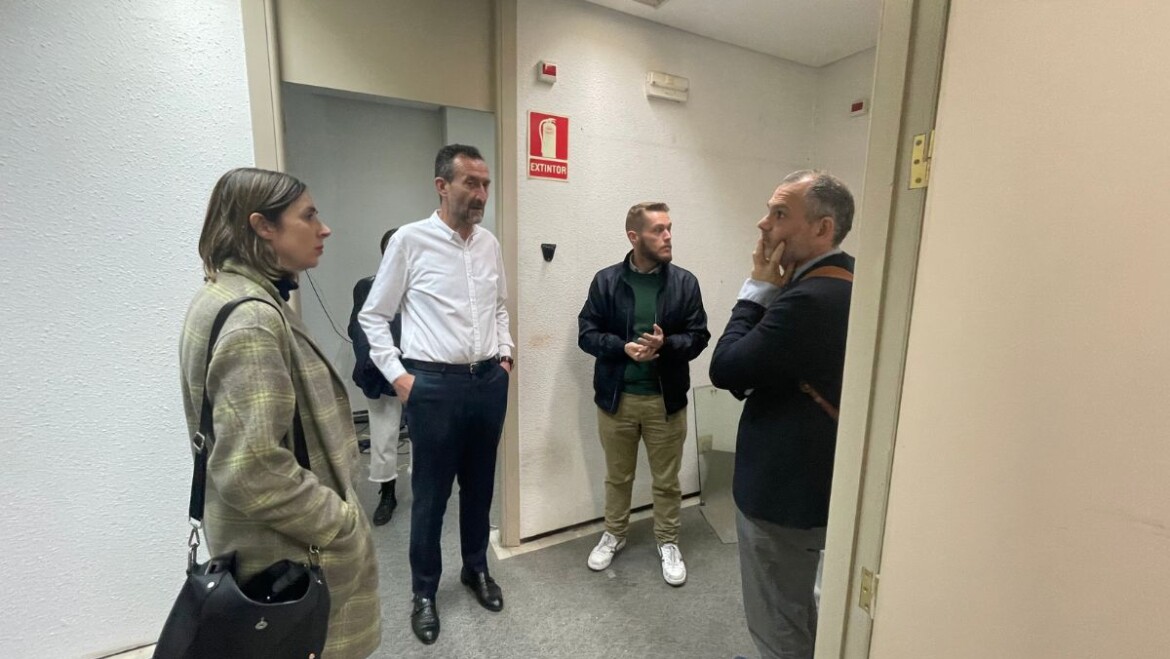 Ayuntamiento y conselleria realizan la inspección técnica del edificio en el que se va a ubicar el servicio de tutelas