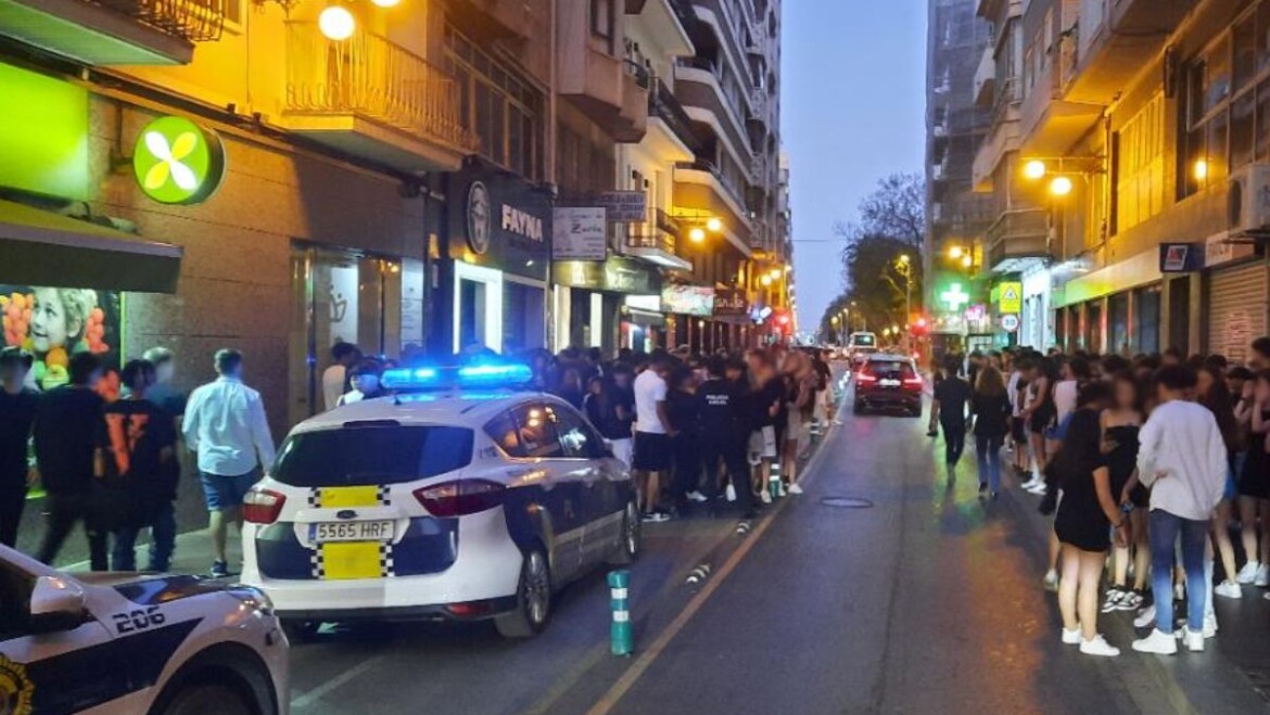 La Policia Local desallotja una discoteca amb sessió per a menors perquè mancava de permís i superava l’aforament