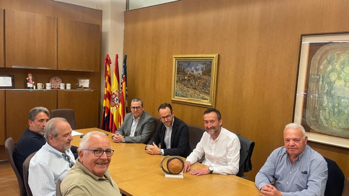 El Ayuntamiento de Elche rendirá homenaje al arroz con costra con una escultura en la ciudad para promocionar este plato típico ilicitano