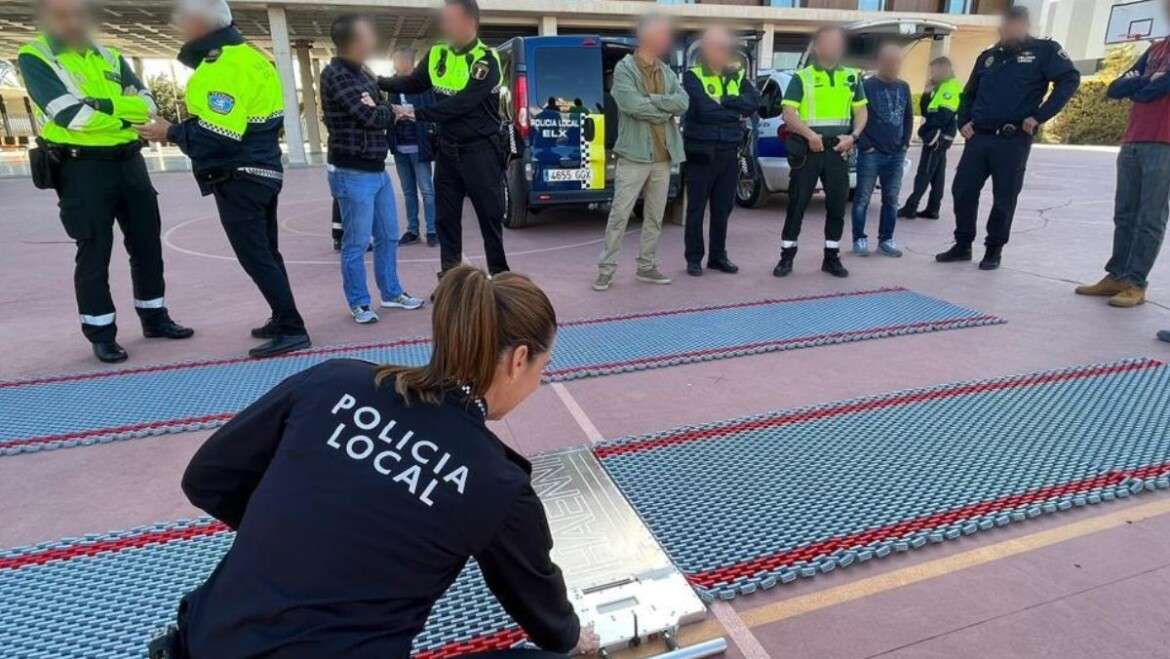 La Policía Local de Elche es designada como depositaria de unas básculas portátiles de pesajes de vehículos