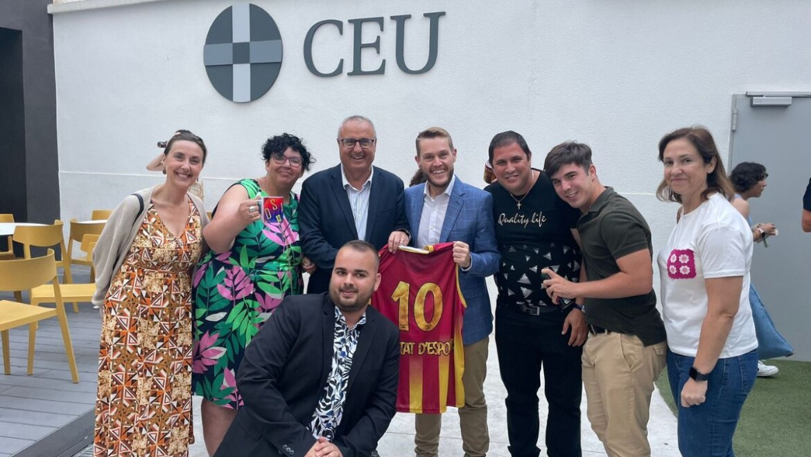 El Ayuntamiento de Elche se suma a la celebración del décimo aniversario del Club Deporte sin Adjetivos para personas con diversidad funcional cognitiva