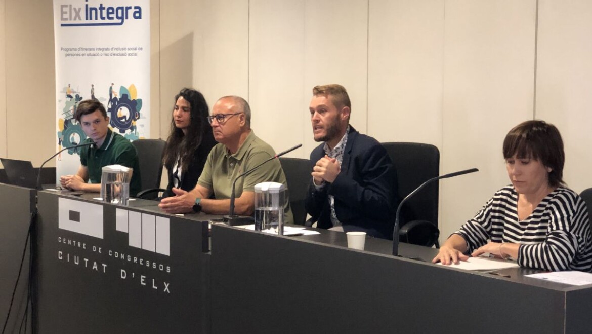 Más de medio centenar de personas completan una nueva edición de Elx Integra, el programa municipal para facilitar la inclusión social