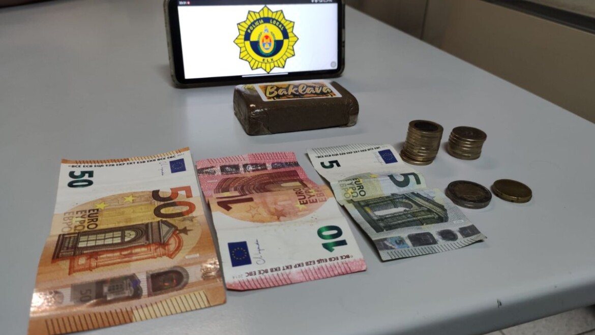 La Policía Local detiene a un joven por un presunto delito de tráfico de drogas
